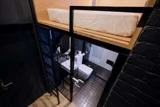 Гостевой дом InBox Capsule Hotel Санкт-Петербург DoubleBox (двухместный номер)-2