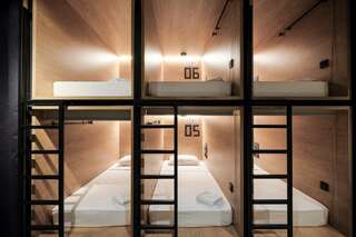 Гостевой дом InBox Capsule Hotel Санкт-Петербург Капсула в 16-ти местной комнате-3
