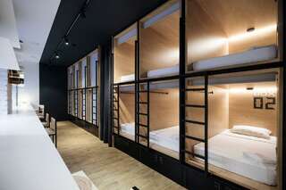 Гостевой дом InBox Capsule Hotel Санкт-Петербург Одноместная капсула в 16-местном номере (общие удобства)-1