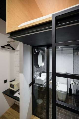 Гостевой дом InBox Capsule Hotel Санкт-Петербург MonoBox (одноместный номер)-1