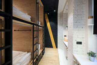 Гостевой дом InBox Capsule Hotel Санкт-Петербург Одноместная капсула в 6-местном номере (общие удобства)-6